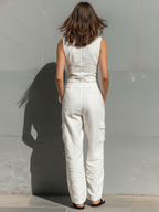 Women’s Minimalist Single-Breasted V-Neck Jumpsuit – Sleeveless Tailored Full-Length Outfit