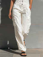 Women’s Minimalist Single-Breasted V-Neck Jumpsuit – Sleeveless Tailored Full-Length Outfit